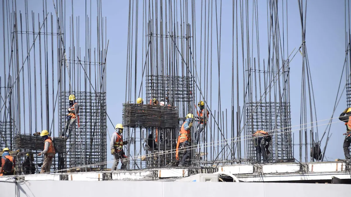 Enfrentan-constructores