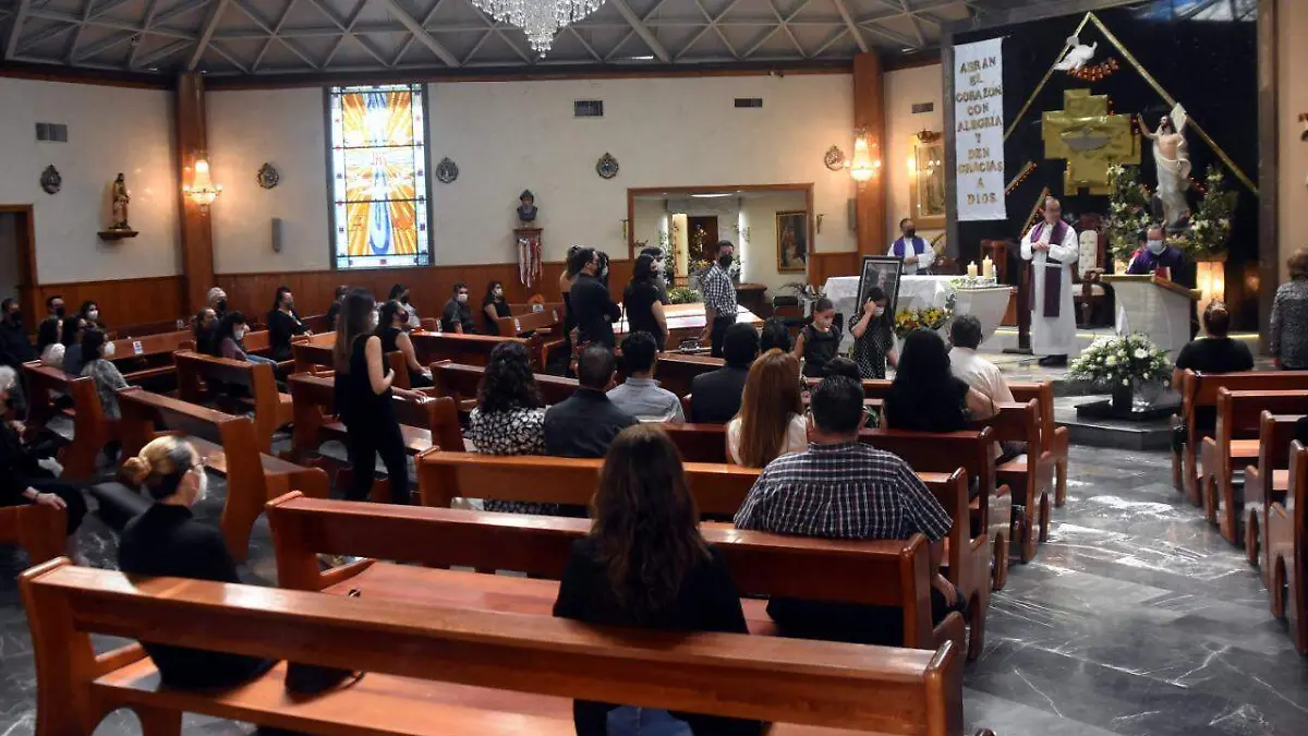 Despiden familiares a Luis Vargas Gutiérrez, ex presidente municipal de Irapuato  (2)