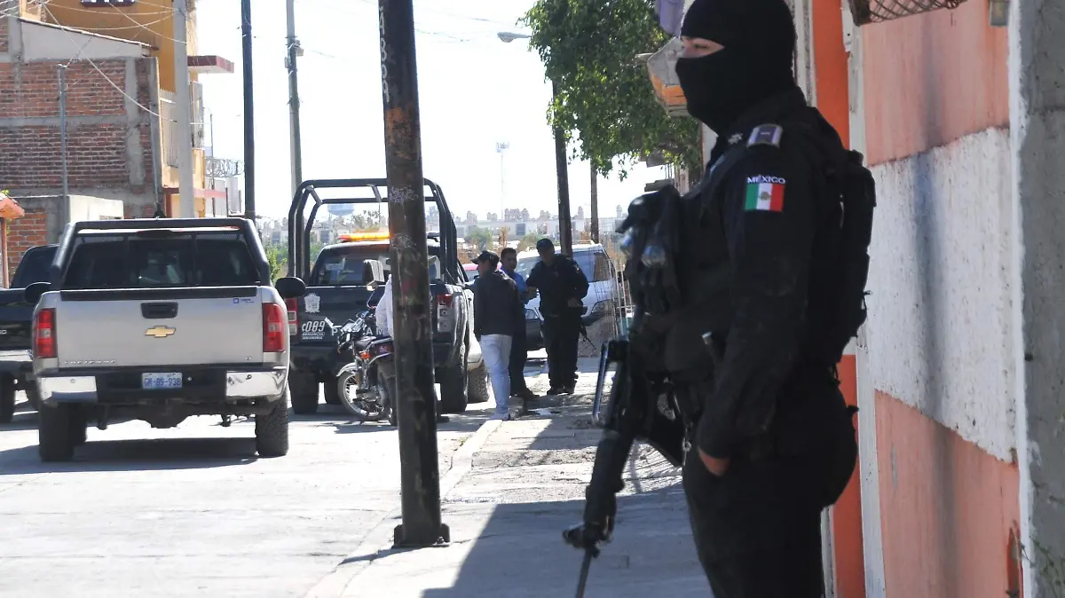 POLICÍAS ALCÁNTARA (1)