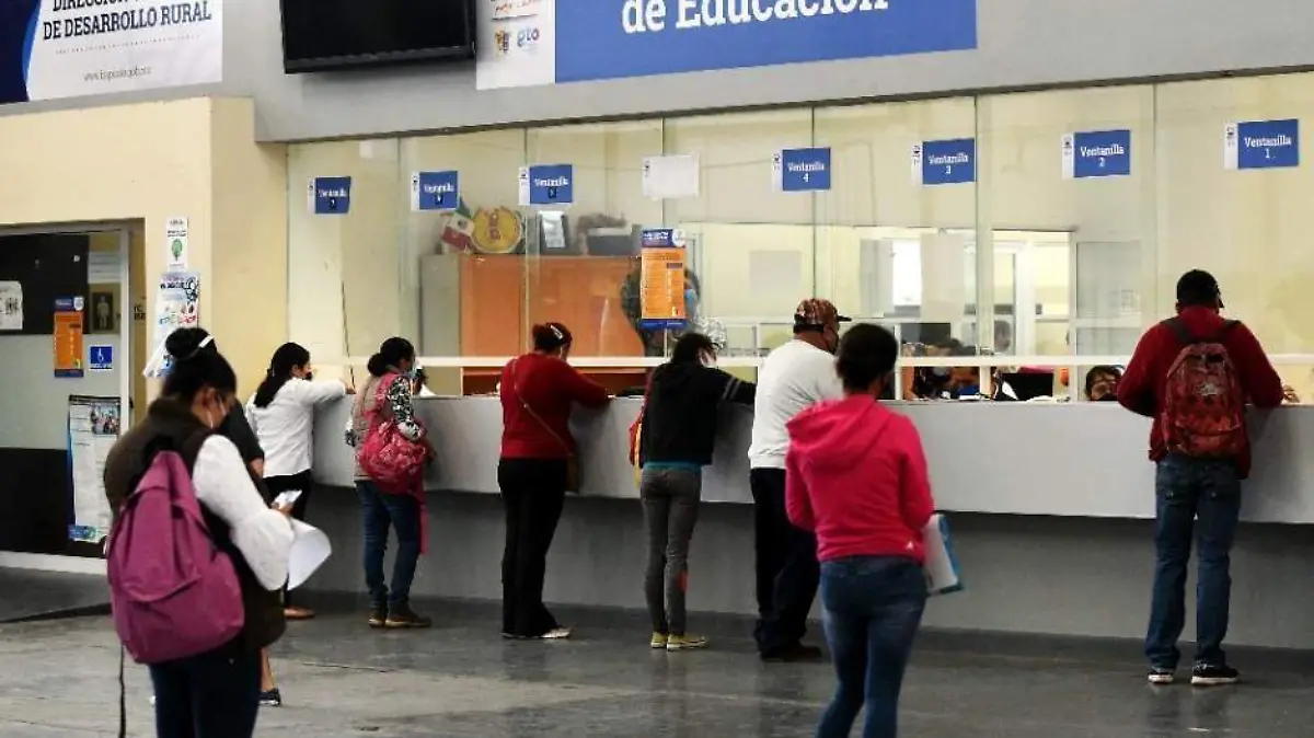 ENTREGA DE BECAS (1)