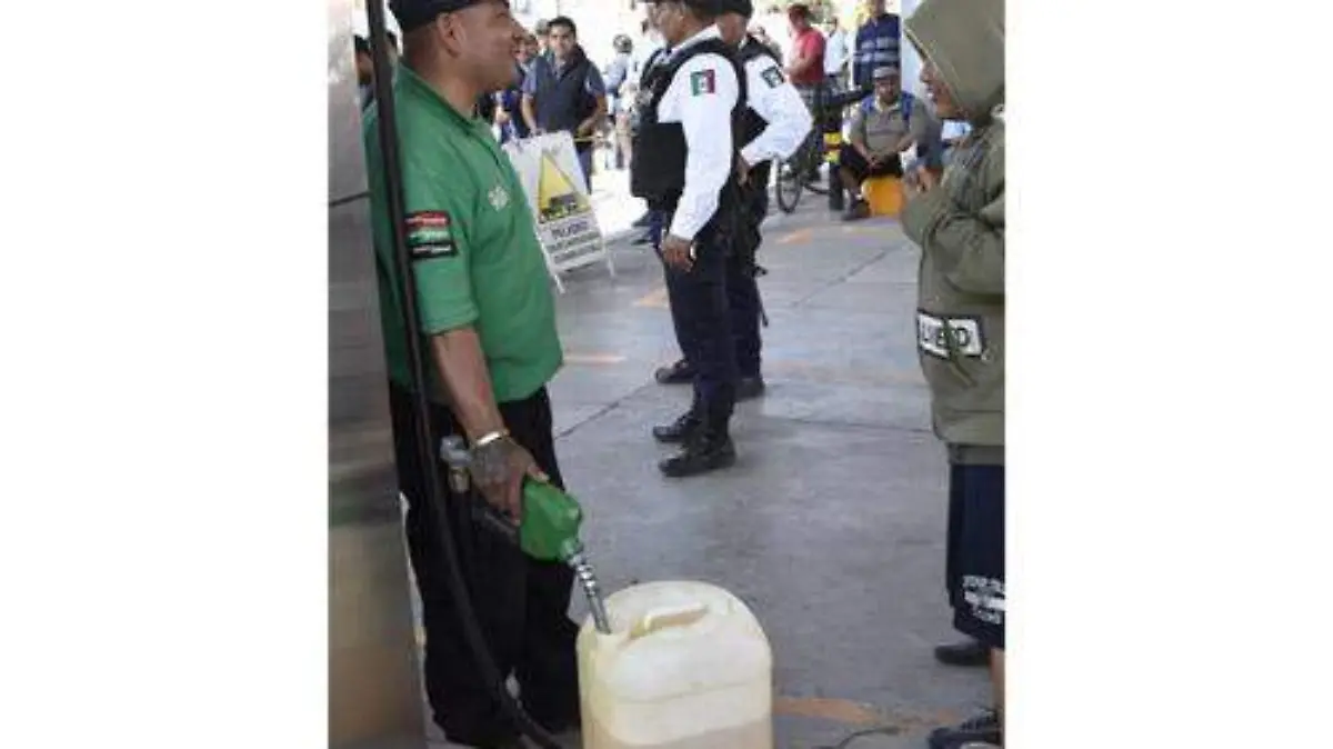 VENTE DE GASOLINA EN BIDONES (3)
