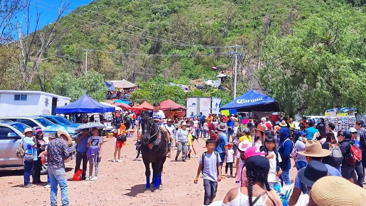 211b9afe-1ad5-417e-8202-eca213fcbaae