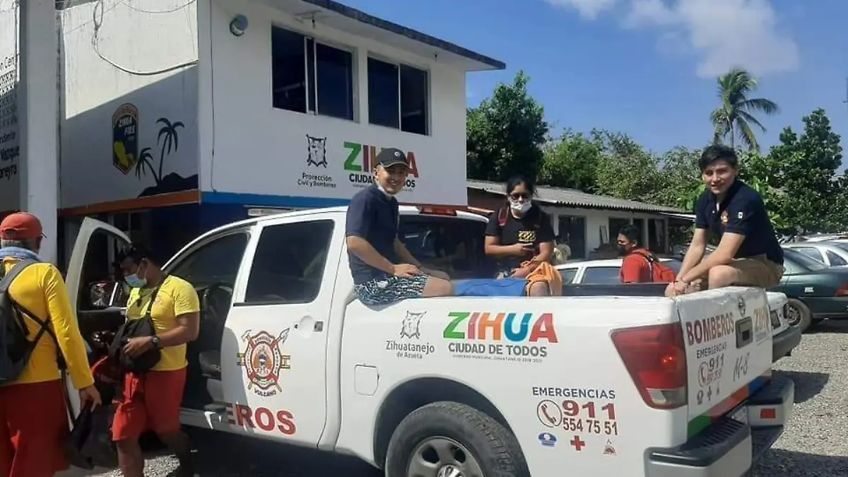 Se-capacitan-bomberos-en-Zihuatanejo  (1)