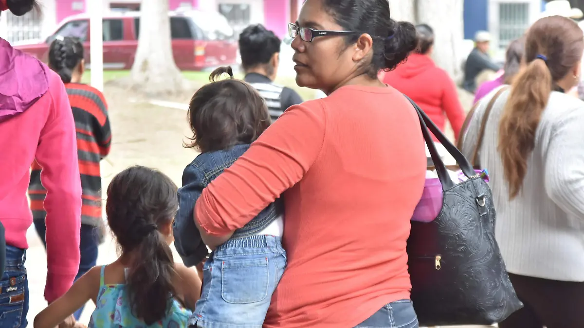 FOTO 1.- MAMA'S Y NIÑOS (1)