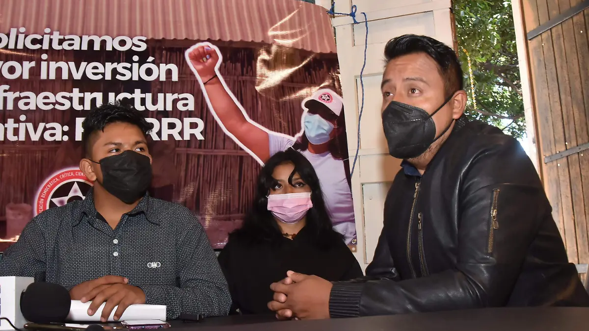 Piden-a-la-4T-destinar-recursos-a-escuelas (1)