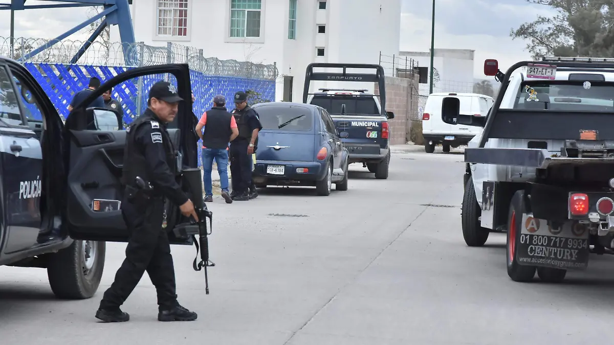 POLICÍAS IRAPUATO ORTIZ (1)