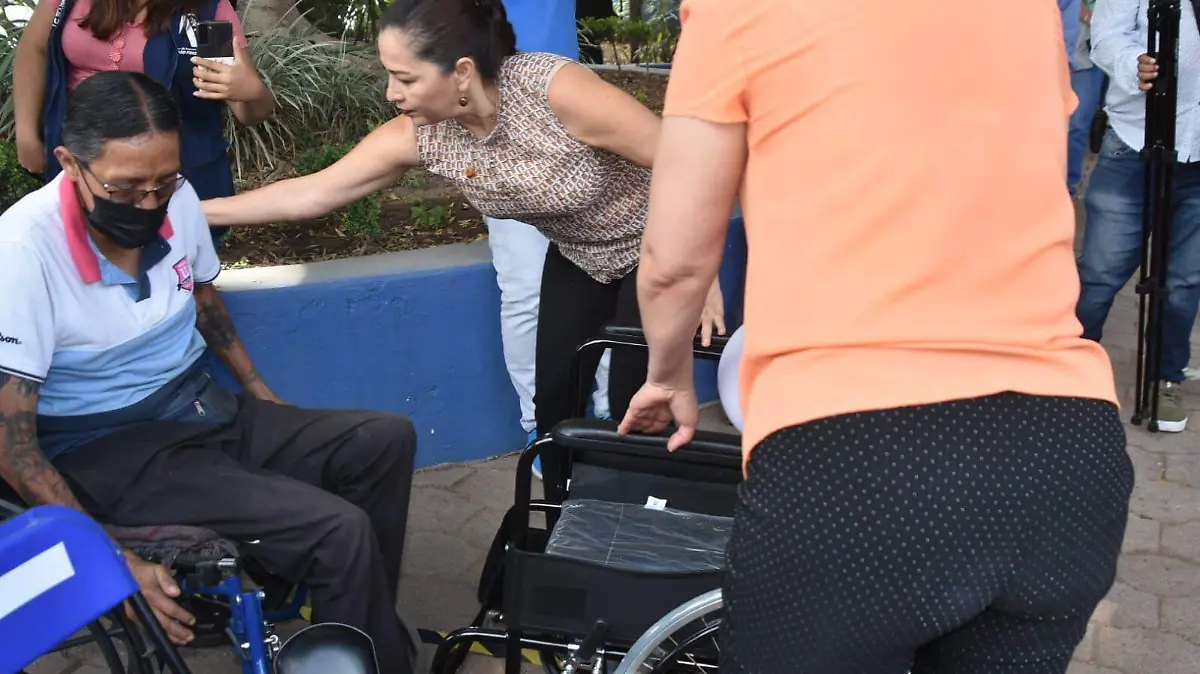 Benefician-a- personas-adultas-y-personas-con-discapacidad  (1)