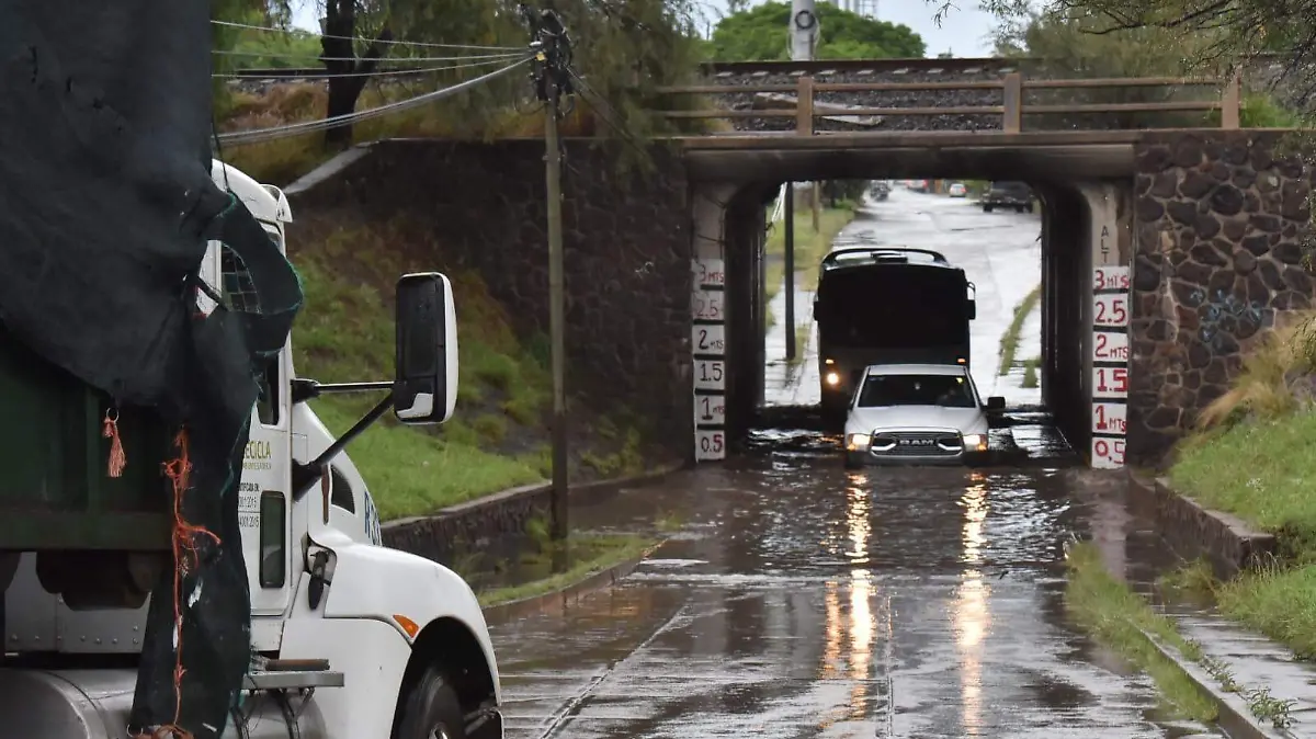 Lluvia-ocasiona-encharcamientos- (1)