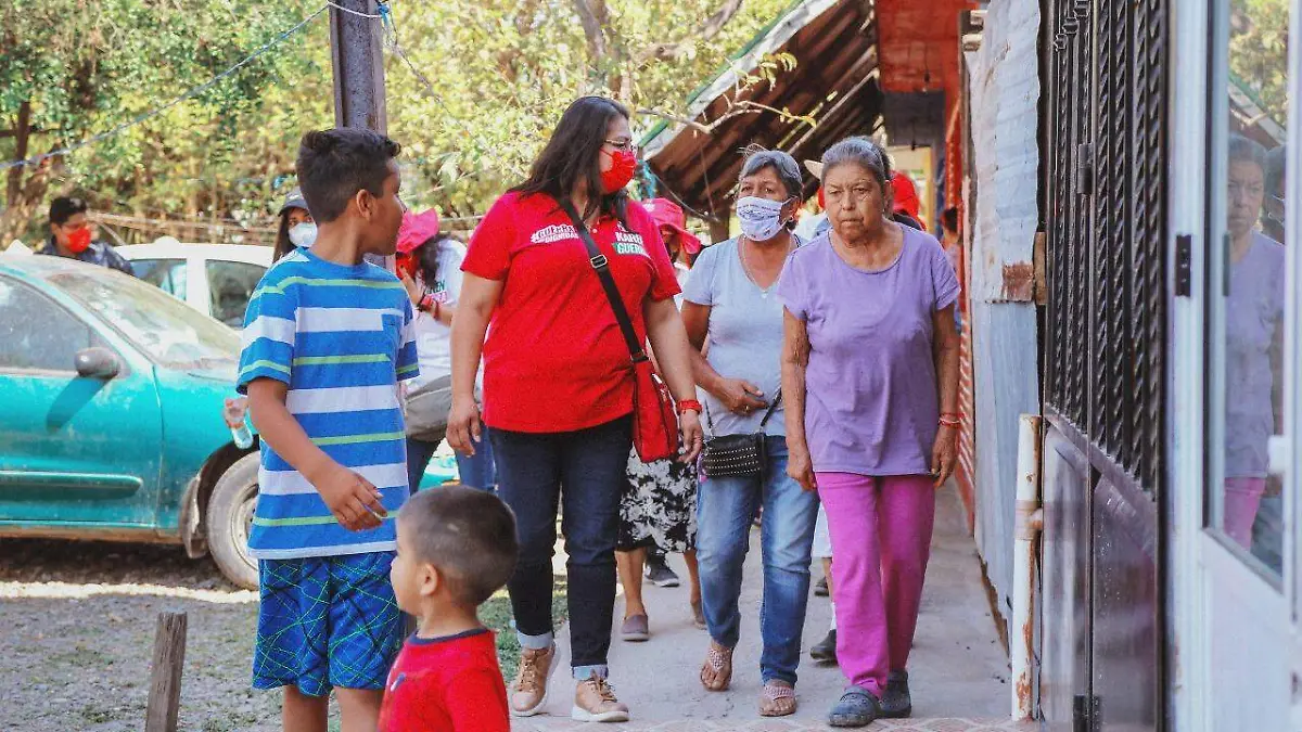 Propone-Karen-Guerra-fortalecer-lazos-vecinales-como-eje-para-mejorar-la-seguridad (1)