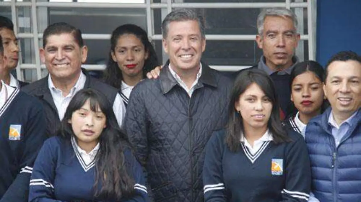 VISITA GOBERNADOR EL SABES OK)