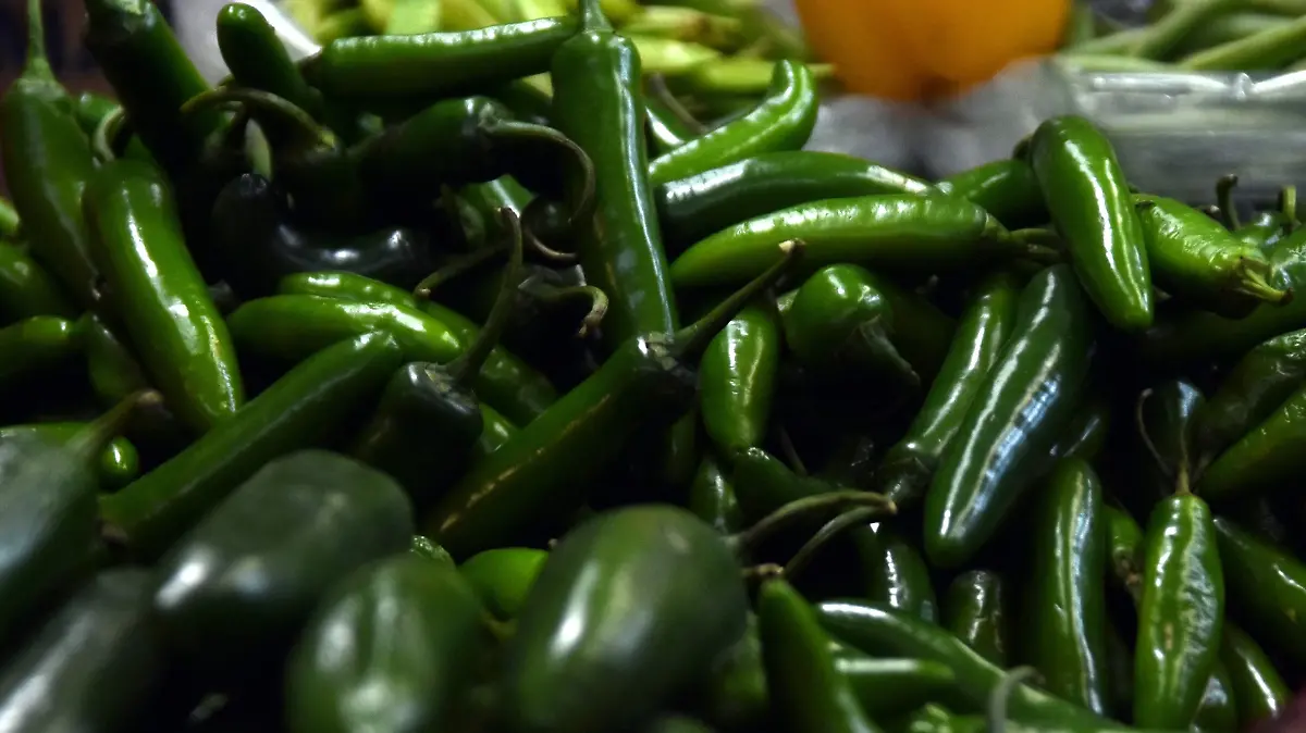 Vuelve-a-subir-de-precio-el-chile-serrano (1)