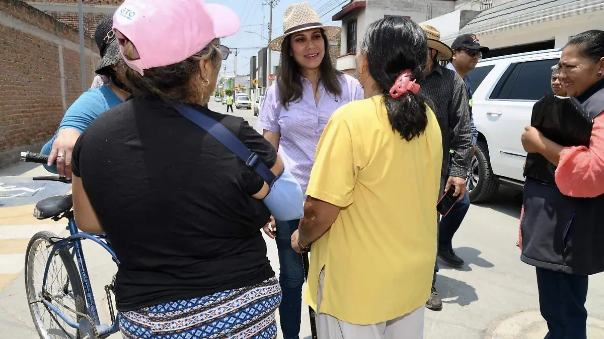 SE REÚNE LORENA CON VECINOS- VÍCTOR CRUZ (1)