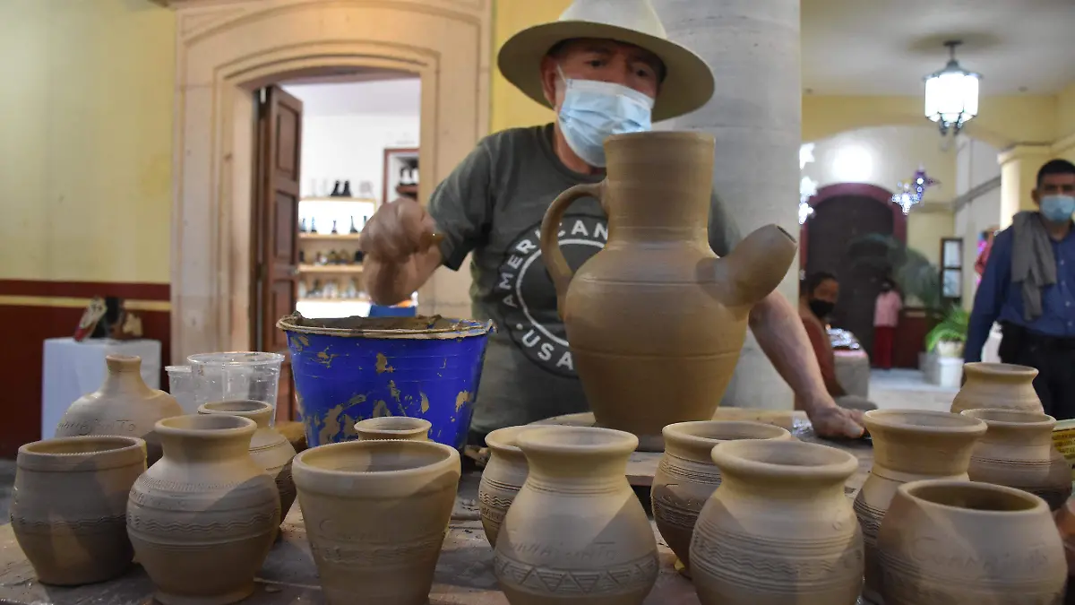 Don-Jorge-brinda-su-arte (1)