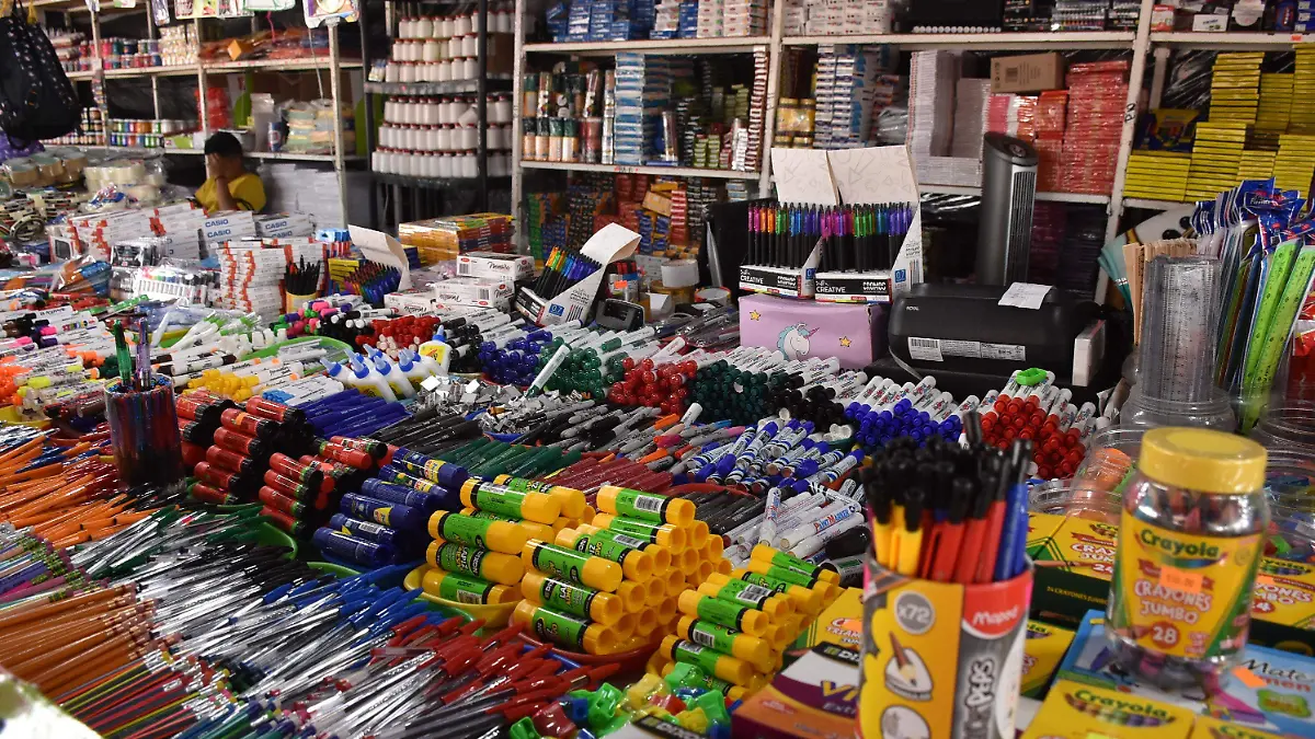 Comerciantes-continúan-reportando-bajas-ventas (1)