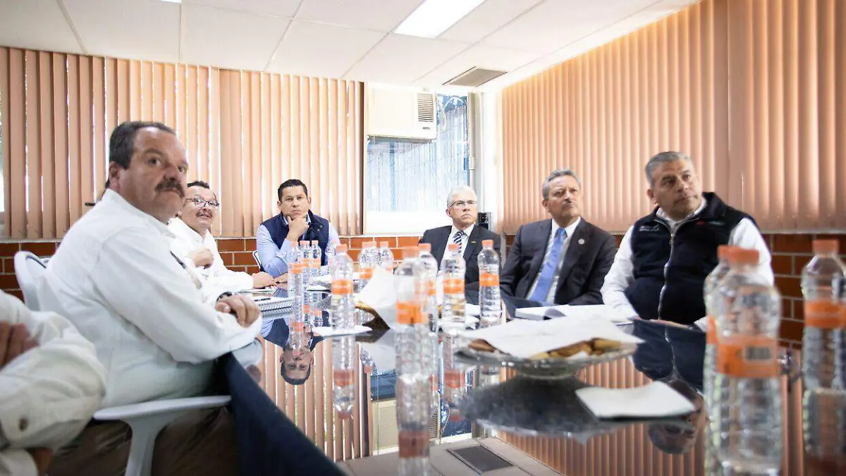 GOBERNADOR EN PEMEX (2)