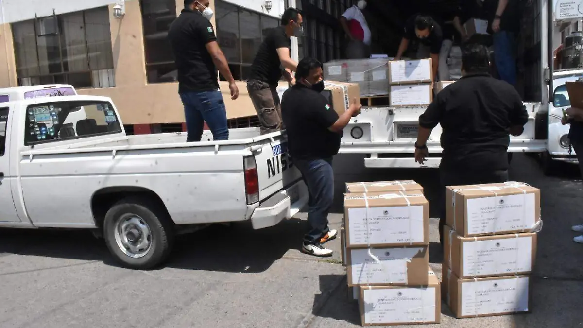 Llega material electoral para distritos 9 y 15 (1)