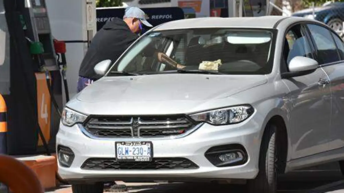 DESPACHADORES DE GASOLINA (2)