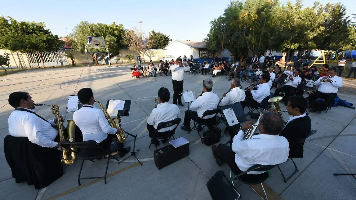 Deleitan-con-villancicos-a-oídos-irapuatenses (1)