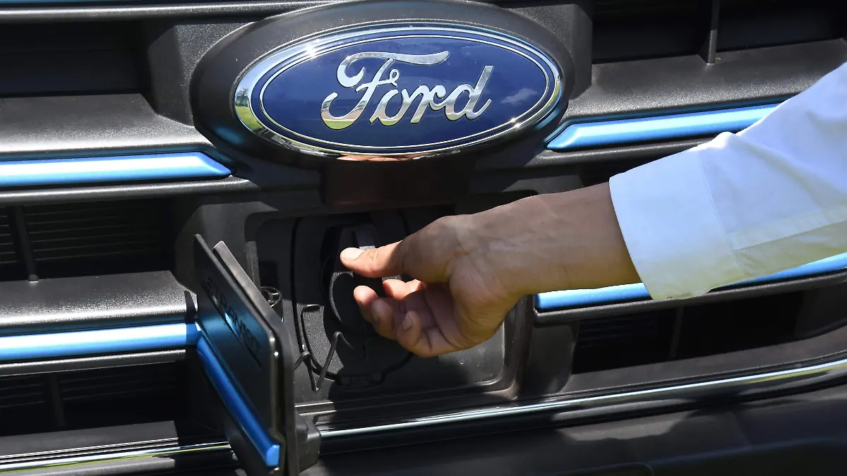 Fabricarán-autopartes-de-Tesla-en-Irapuato  (1)