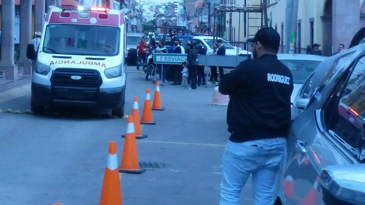 Gente-que-esta-en-el-banco-okokok