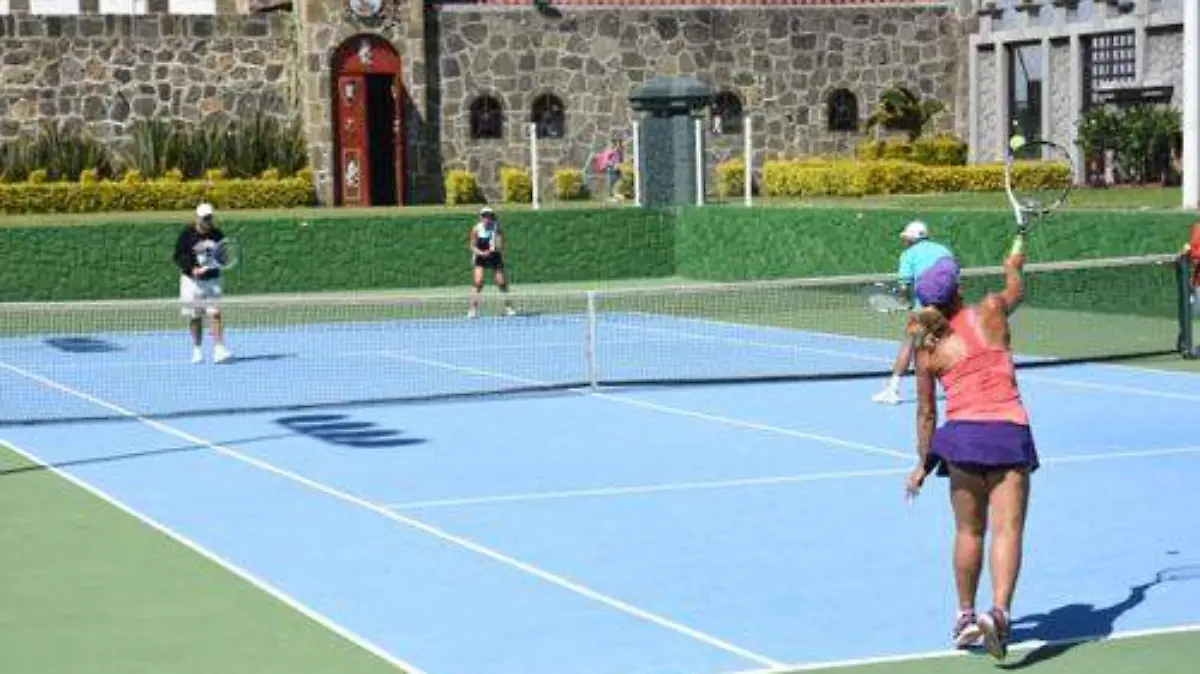 tenis okok
