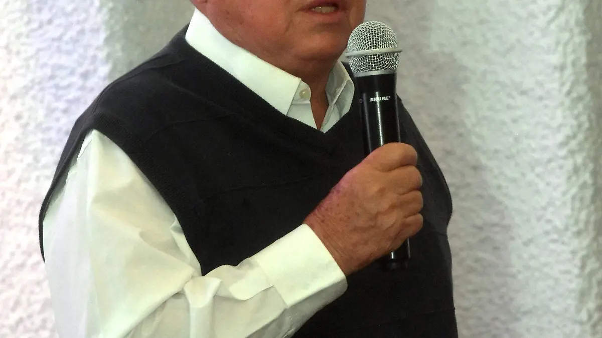 Sergio-Buenrostro-dirigió