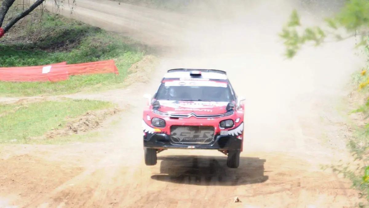 Ricardo-Cordero-se-perfila-al-triunfo