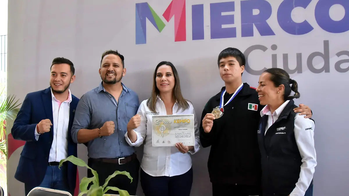 RECONOCE A DEPORTISTA. l RICARDO SANCHEZ - EL SOL DE IRAPUATO (3)