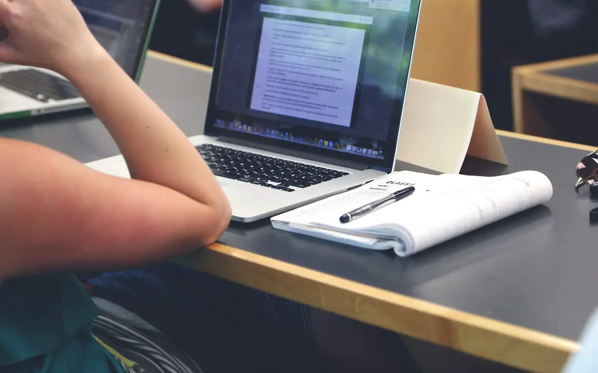 pexels-startup-stock-photos-7102