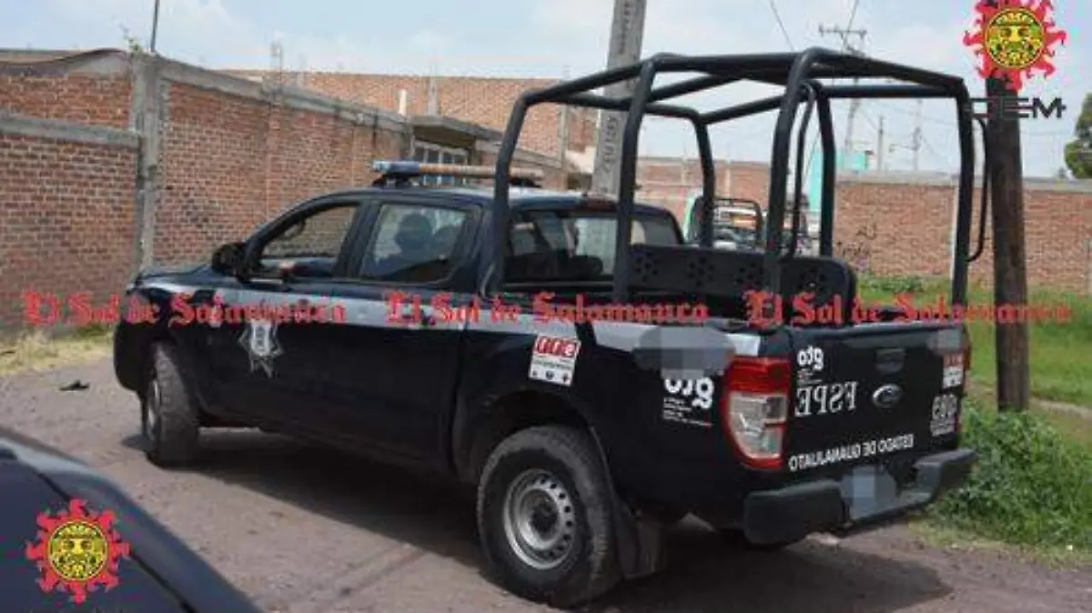 roban automovil con lujo de violencia