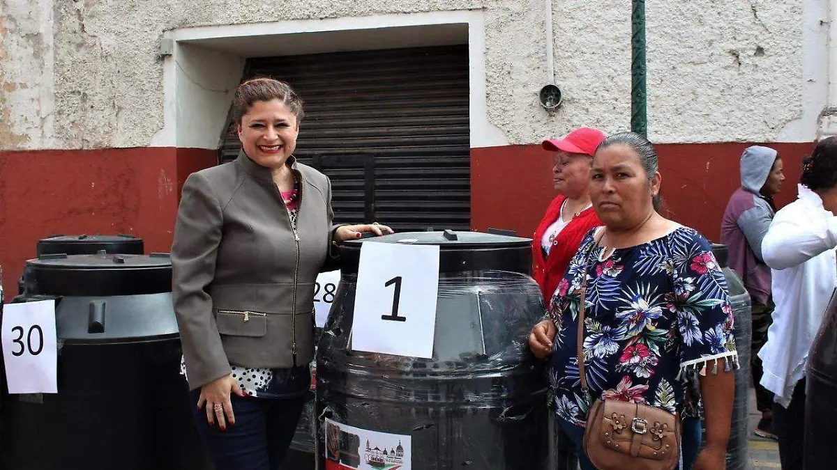 33fc7500-ddac-4e4d-8783-e16def0812b2