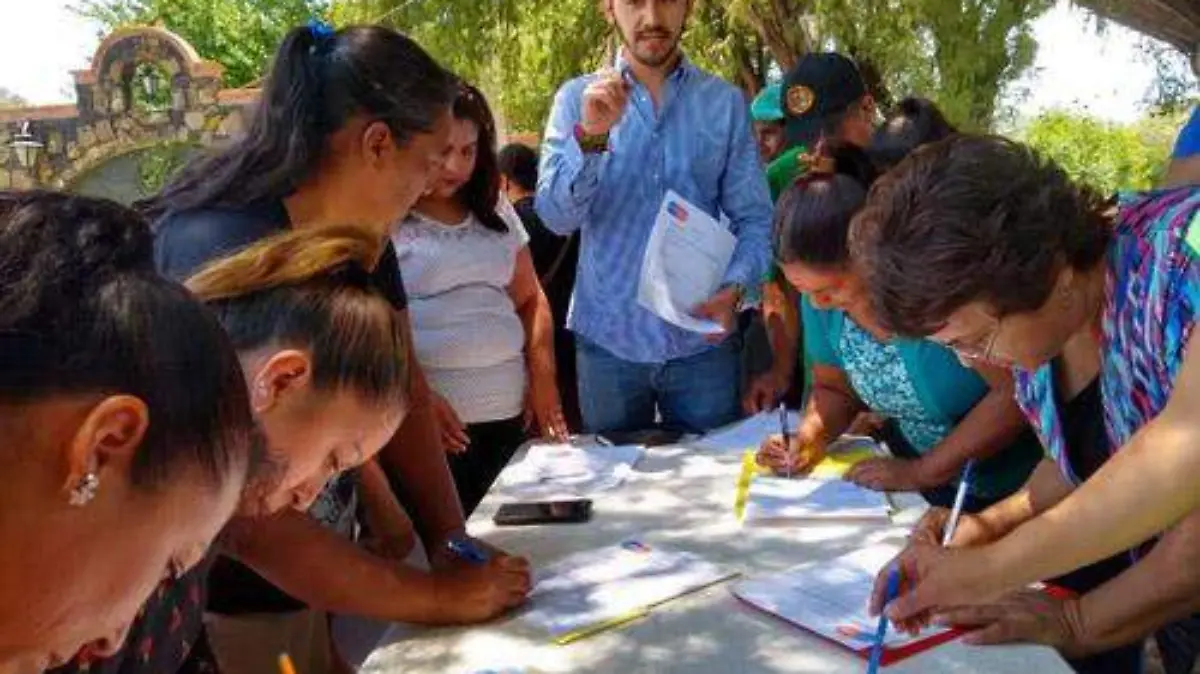 64075585-8c0d-4a14-bd5d-bbf3e2cdefc5