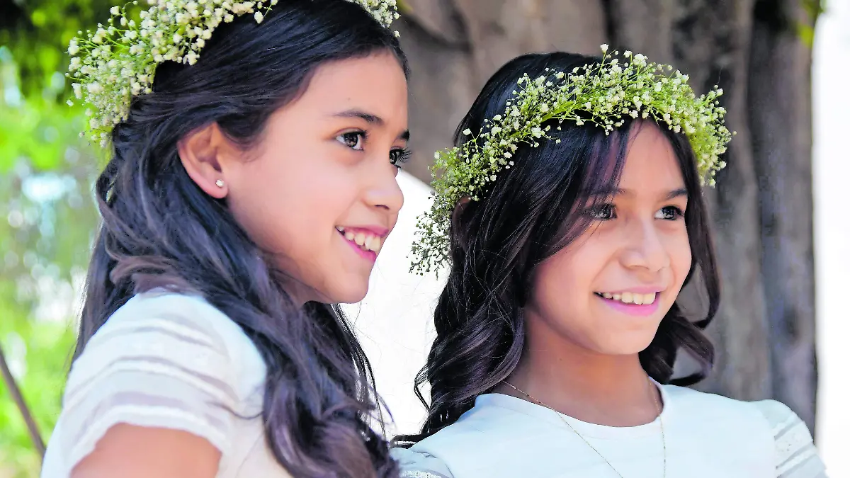 Pily-e-Inés-son-comulgantes (3)