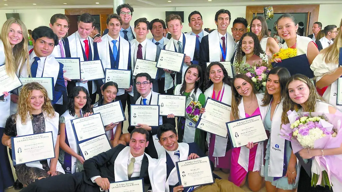 Se-gradúan-alumnos-de-la-Prepa-Tec (1)