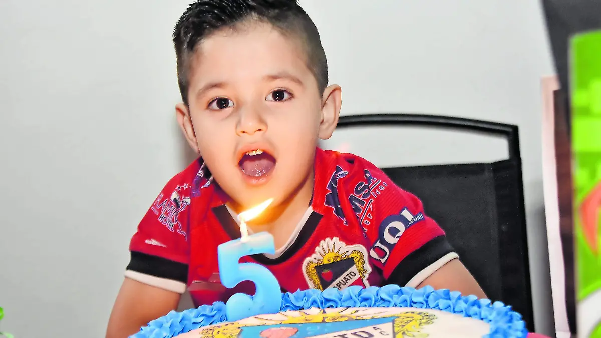 Santiago-André-tiene-fiesta-de-compleaños (1)