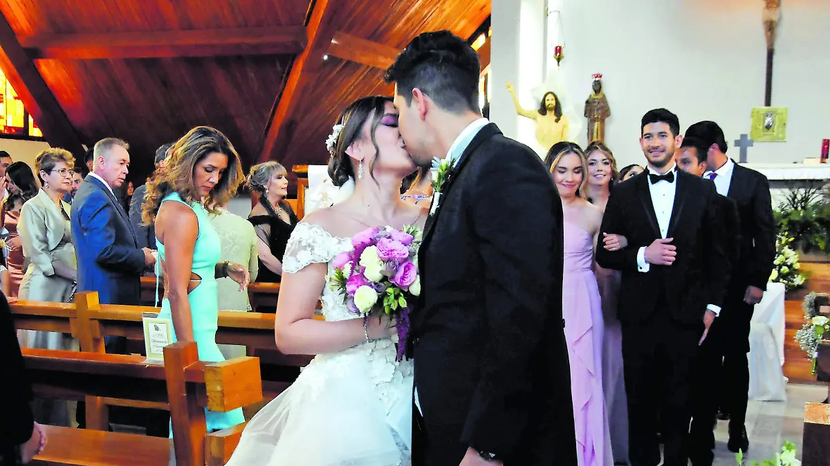 Joceline-y-Kevin-unen-sus-vidas  (1)