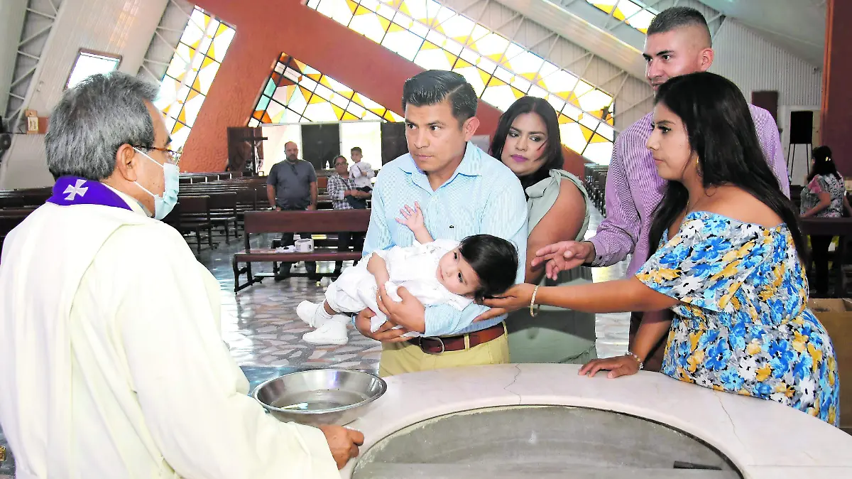 Juan-Matías-Chávez-es-bautizado (7)