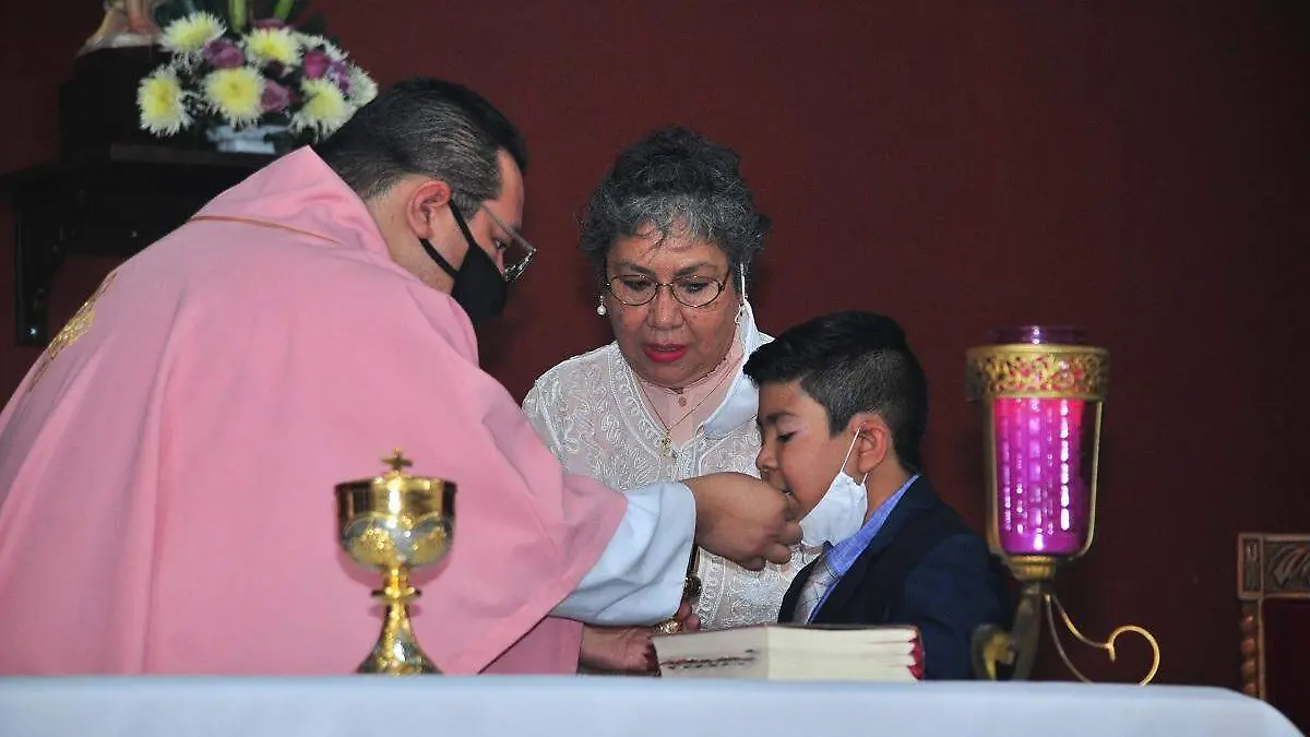 Recibe-el-Cuerpo-y-la-Sangre-de-Cristo (3)