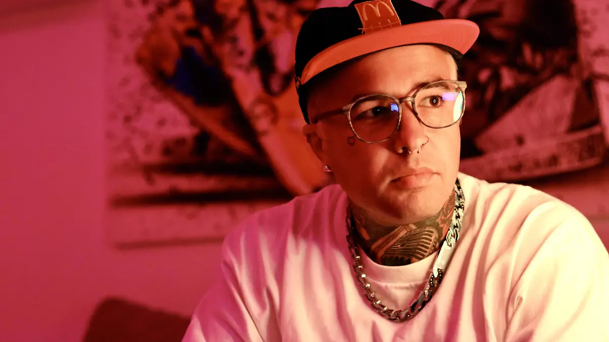 Mucho-Manu-llega-De-rojo (3)