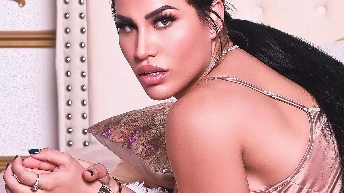 Nitta-conquista-con-su-voz (1)