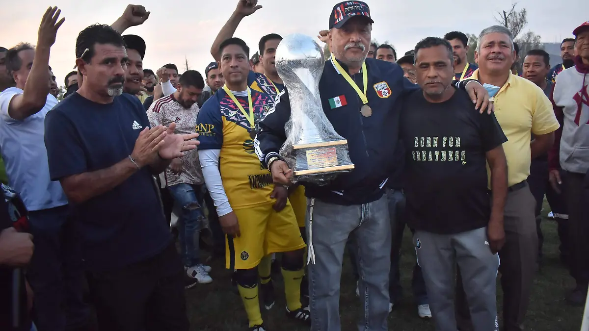 Javier-Ayala-hizo-entrega