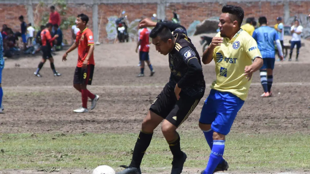 TAMBIEN ES FINALISTA