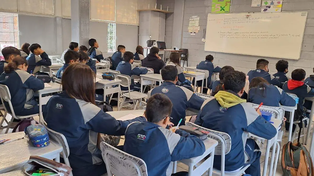 En Irapuato, escuelas secundarias implementan medidas flexibles en temporada invernal