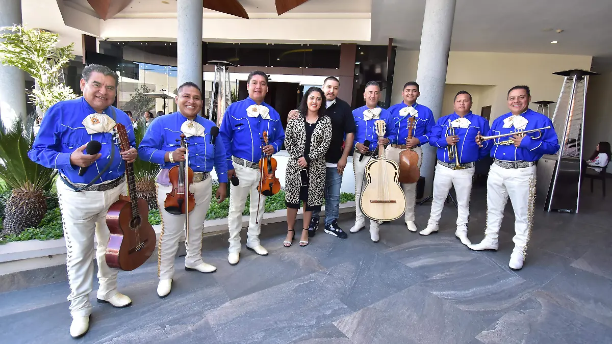 El Mariachi “Los jilgueros” del Chato Hernández amenizó el evento