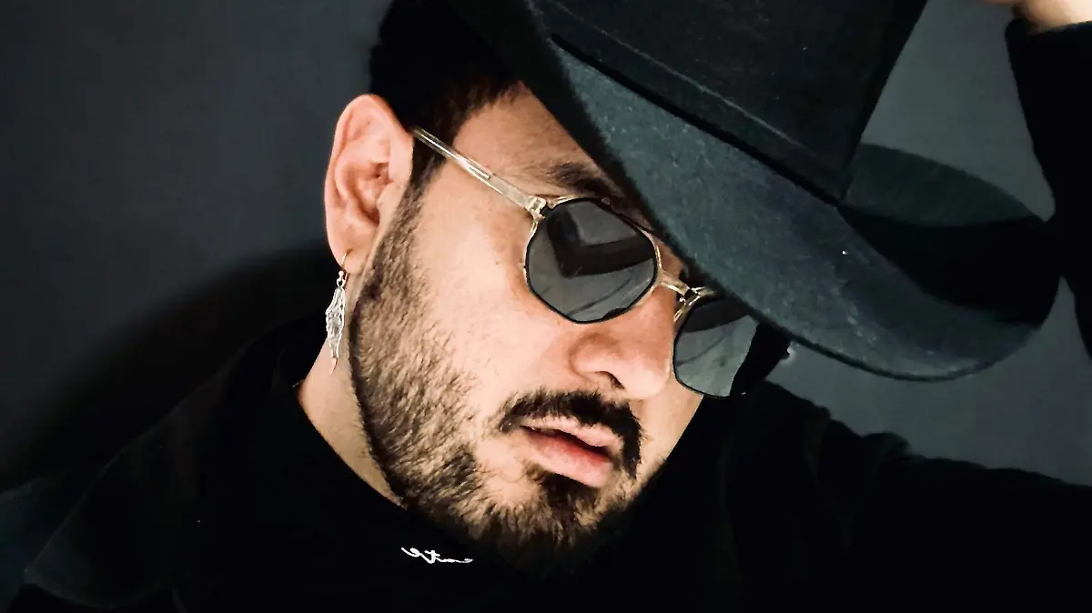 LM Black 1 - copia.jpeg