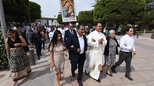 Canta misa del padre Bismarck Eduardo Fernandez, Jesus Gtz el Sol de Irapuato (18)