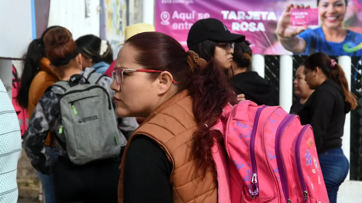 ¿Ya tienes tu Tarjeta Rosa? En estas fechas podrás cobrar tu dinero