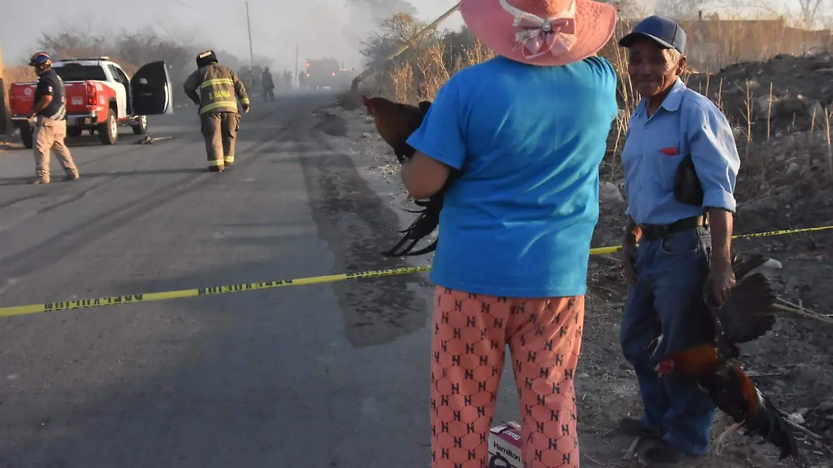 Bomberos controlan incendio en Recicladora de Irapuato