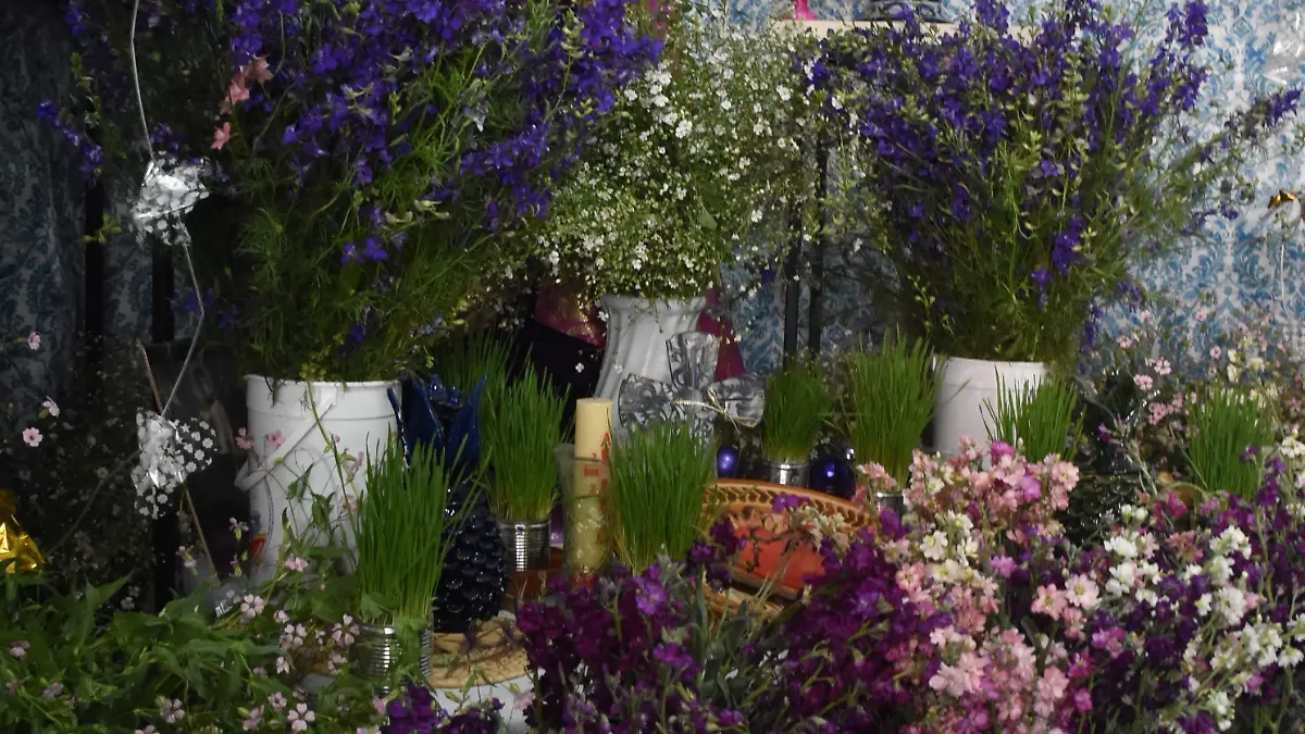 Conservan tradición de Viernes de Dolores con imagen familiar de más de 400 años