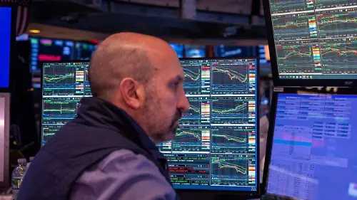 Wall Street cae por tensiones entre Trump y la Fed